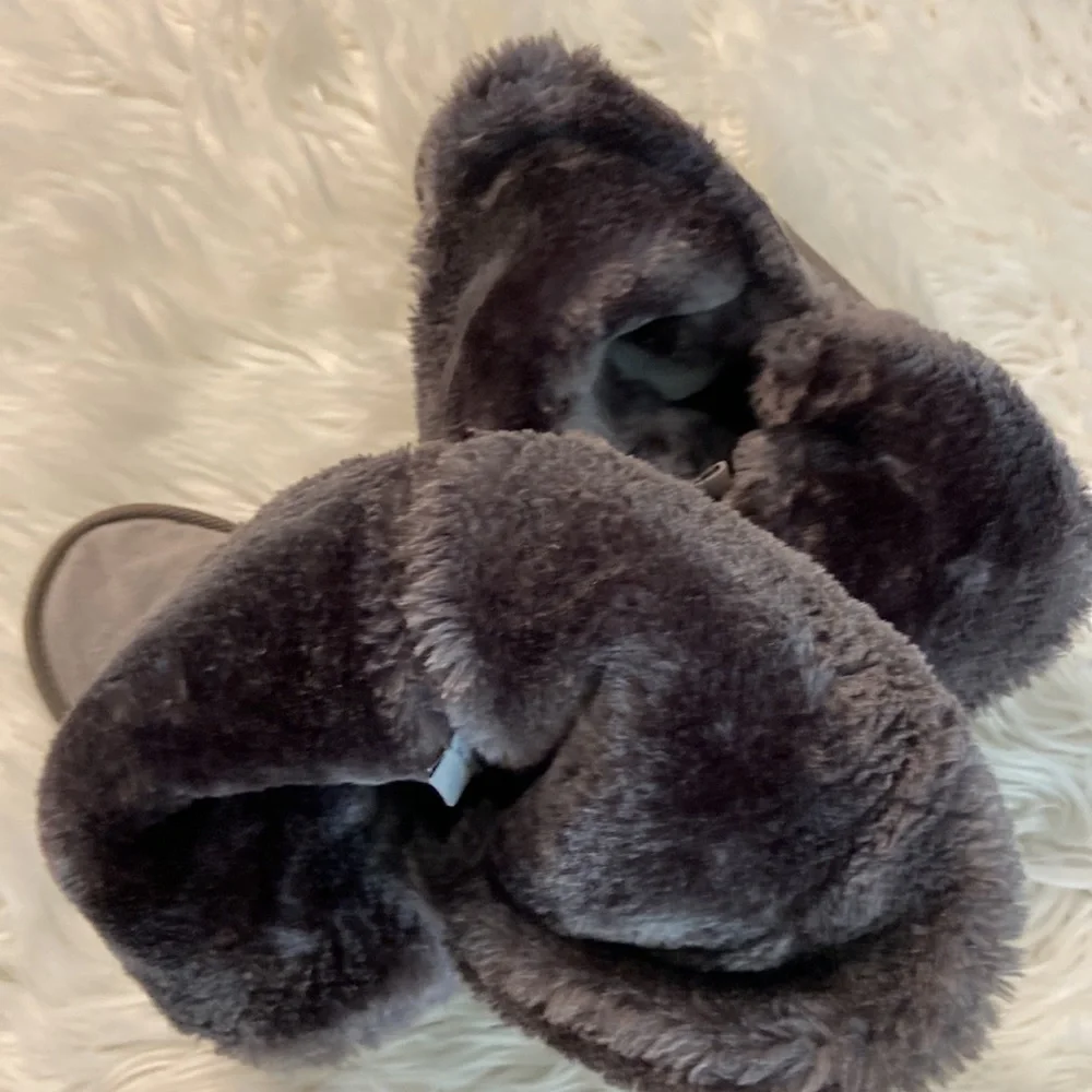 UGG Bailey Boots size W3.5 very good condition see pictures and video
